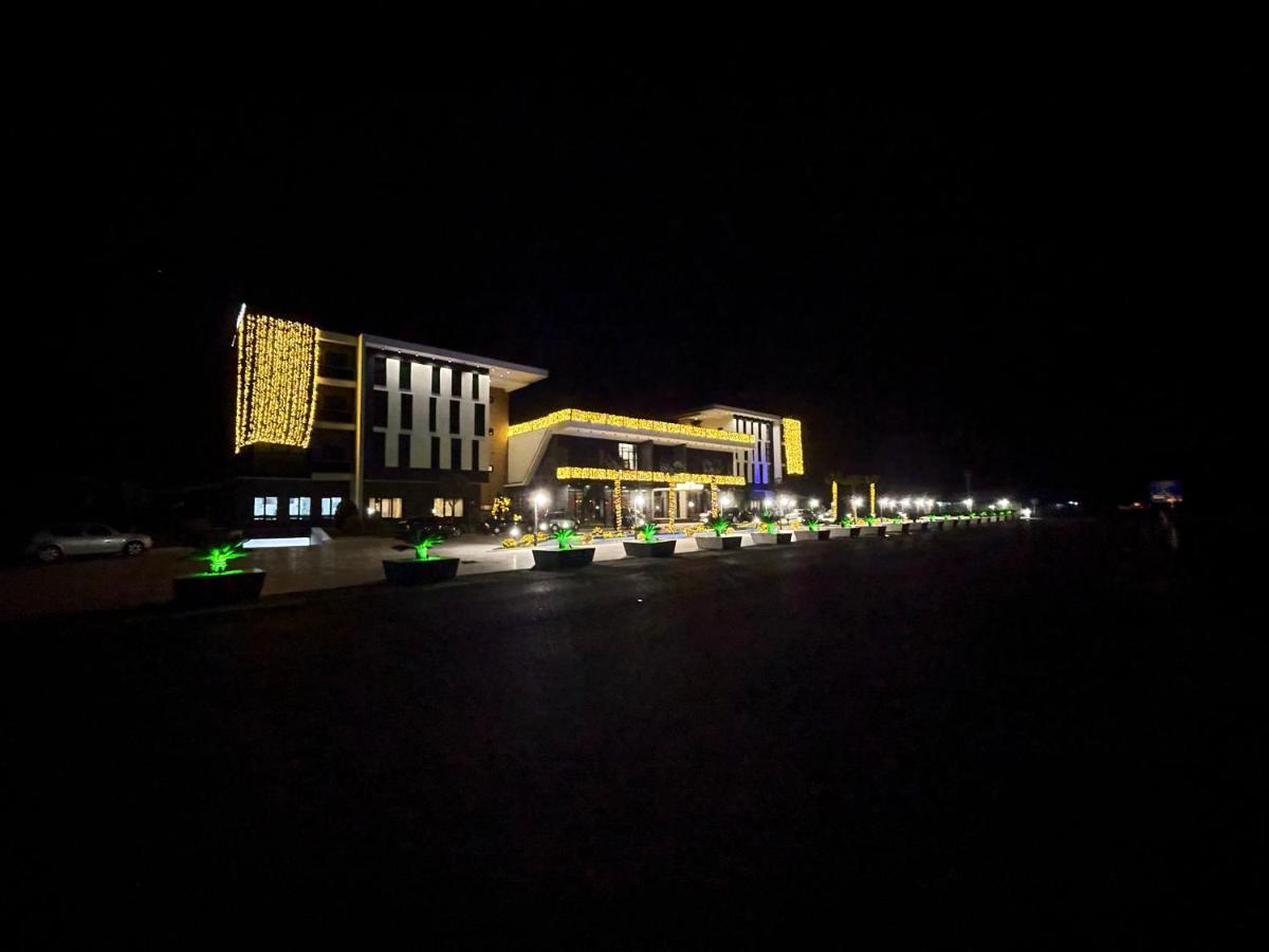 Deluxe Resort And Spa Koplik Dış mekan fotoğraf